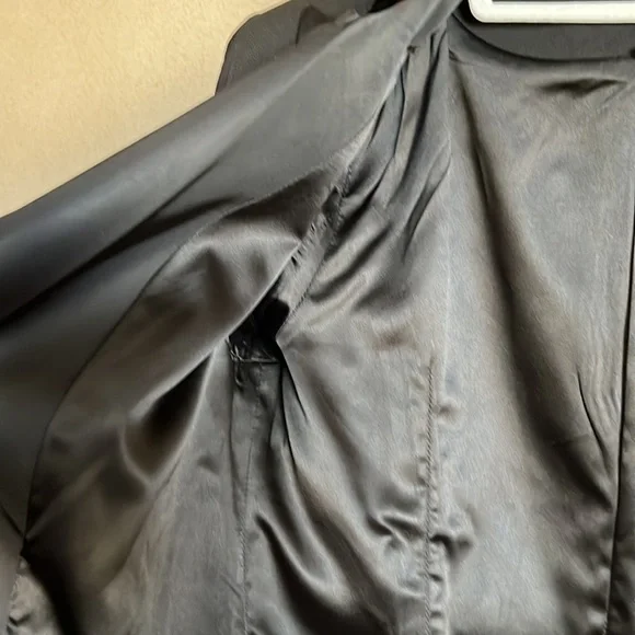 Satin lining. Already dry cleaned - Picture 6 of 6